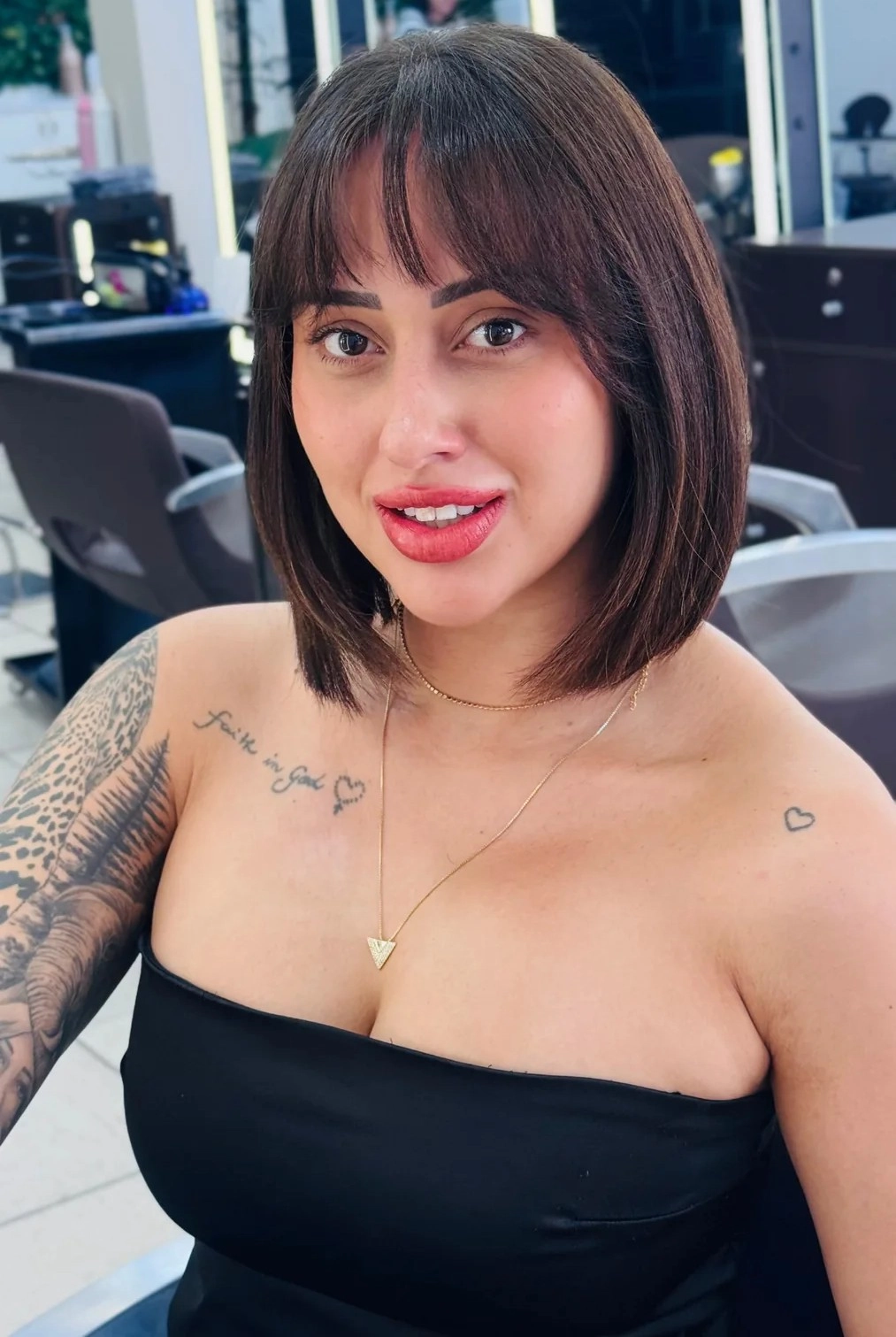 Corte chanel com franja e acabamento liso, trabalho de John no Romana Hair Studio