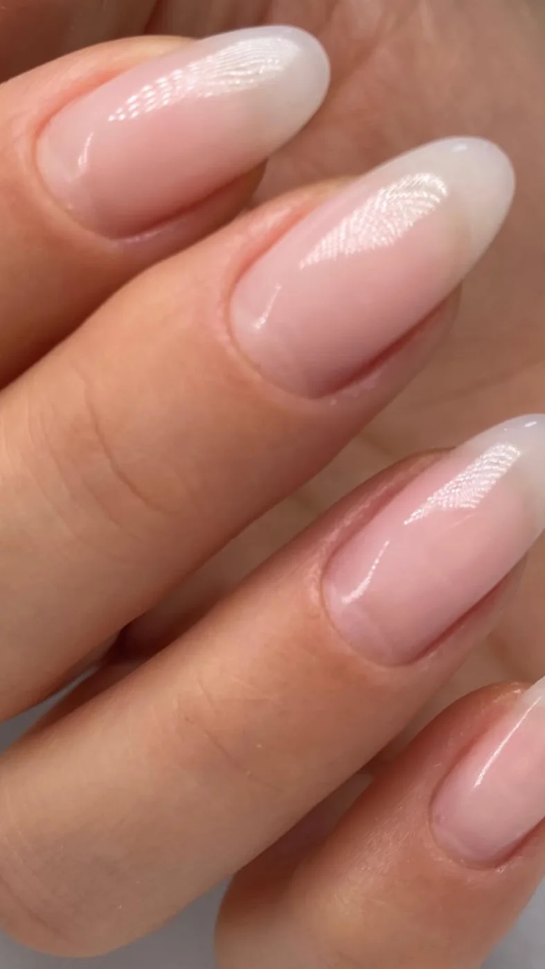 Resultado de manicure e unhas realizado pela equipe do Romana Hair Studio, resultado real da equipe Romana Hair Studio